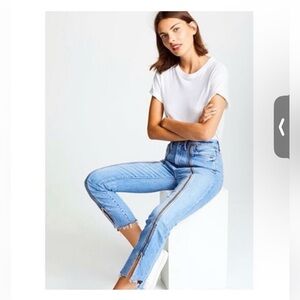 MOTHER Light Blue High Waisted Rascal Zip Step Fray Misbeliever Denim Jeans